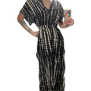 Maui Kaftan | 100% Rayon | Floor Length | 1/2 Sleeves | Waisted w Deep V-Neck